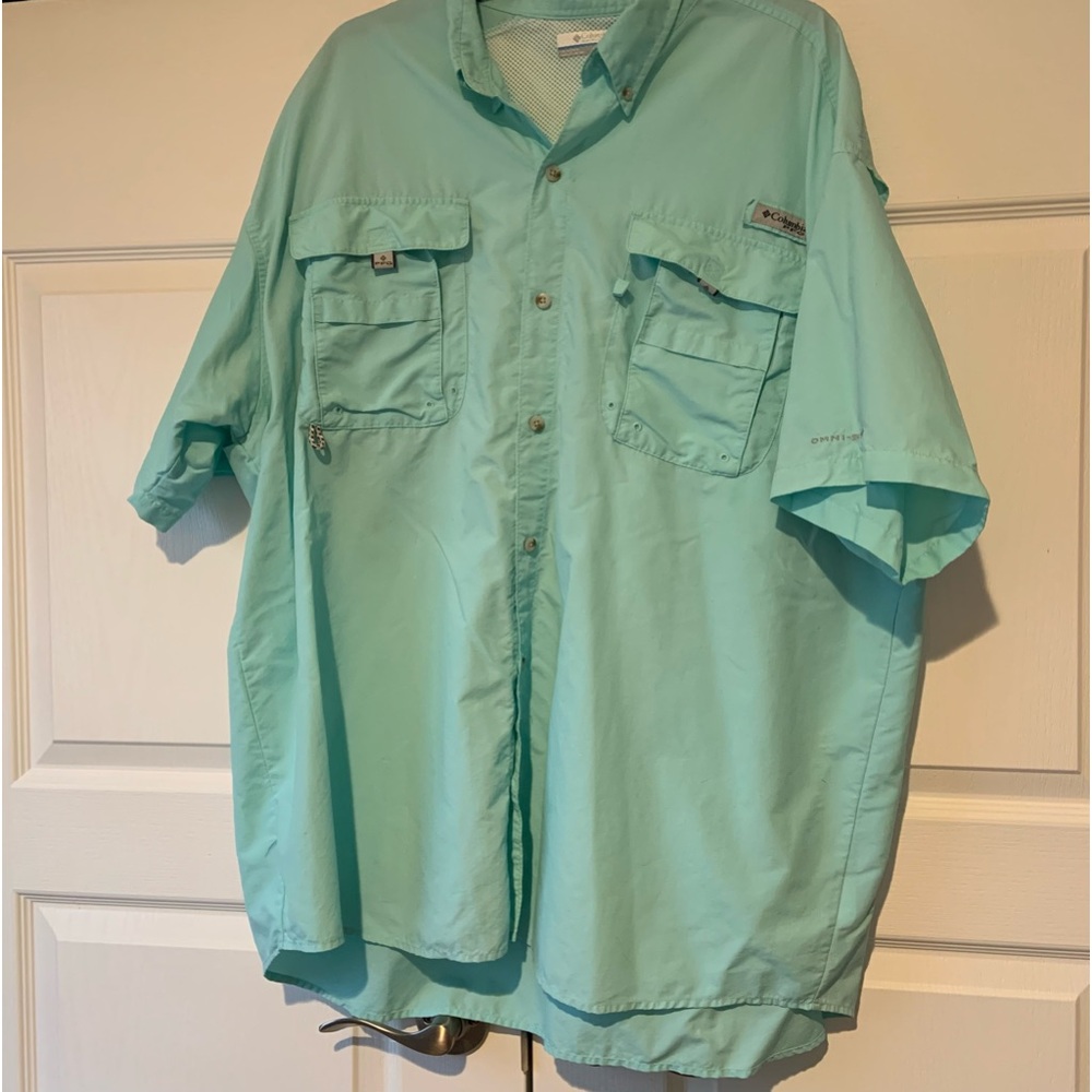Columbia Men's Aqua Short-Sleeve Fishing Shirt